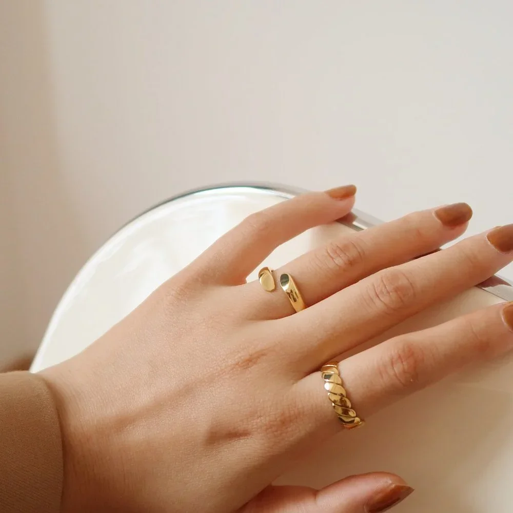 NEW 18K Gold Plated Open Hug Ring